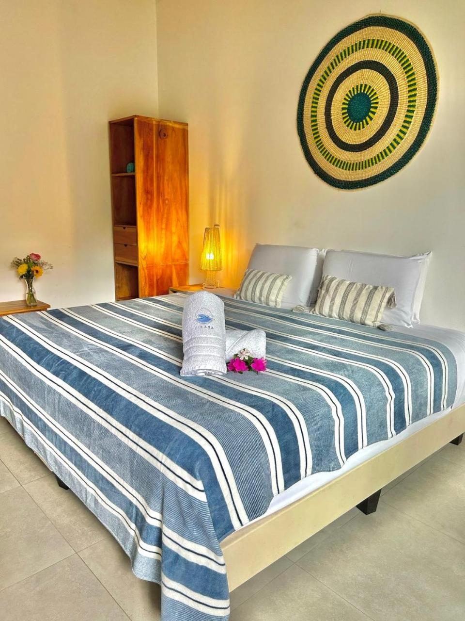 Vikara Bed & Breakfast Olon Phòng bức ảnh
